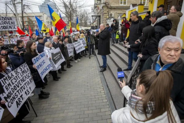 FAKE NEWS: Romania forces Ukraine and Moldova to ban the Moldovan language