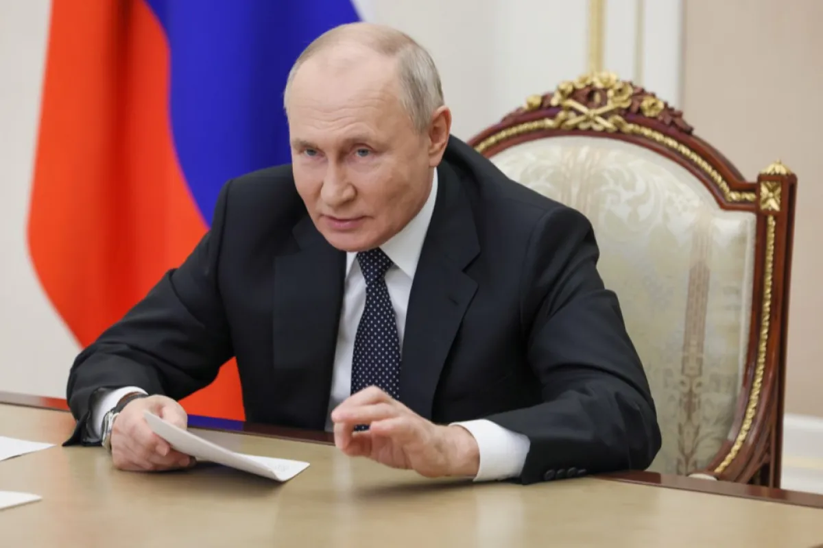Președintele rus Vladimir Putin prezidează o reuniune prin videoconferință privind proiectul bugetului federal 2024 și perioada de planificare 2025 și 2026, la Kremlinul din Moscova, Rusia, 18 septembrie 2023.