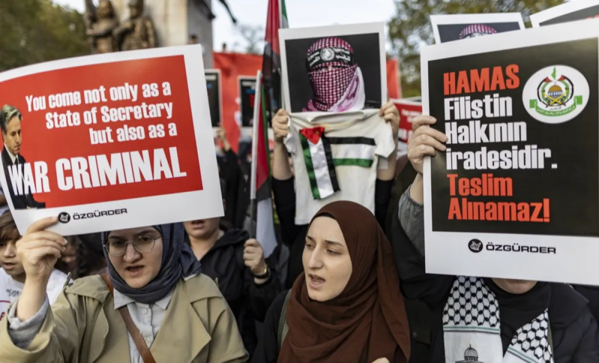 Protest împotriva vizitei secretarului de stat american în Turcia și a atacurilor Israelului din Fâșia Gaza, la Istanbul, Turcia, 04 noiembrie 2023 .