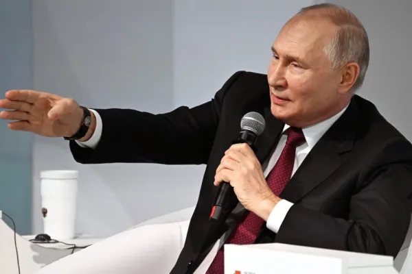 Președintele rus, Vladimir Putin, a grațiat un satanist canibal, care a fost pe frontul din Ucraina