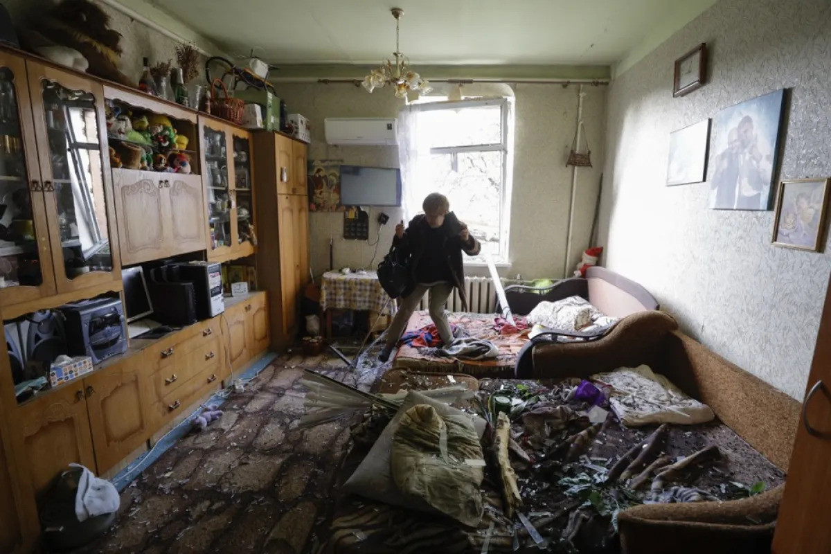 At least seven people wounded after missile strikes in Kyiv