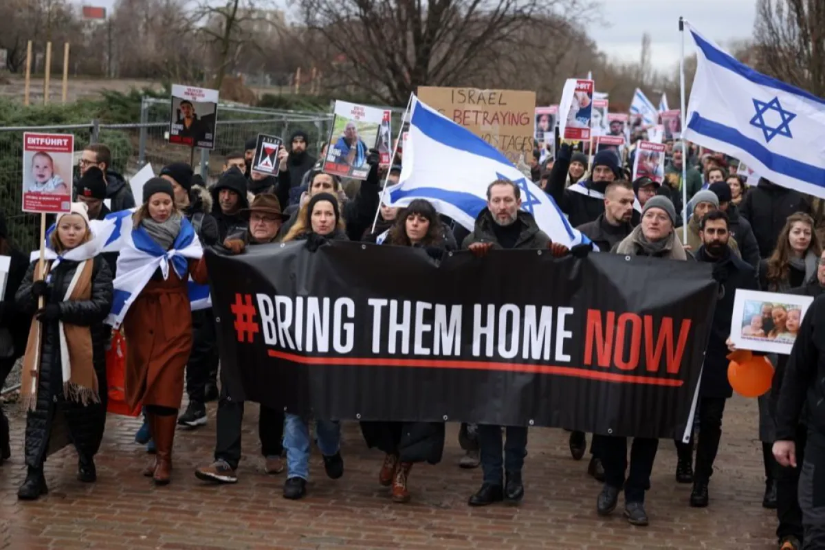 Demonstration in Berlin to mark 100 days of captivity of Israeli hostages