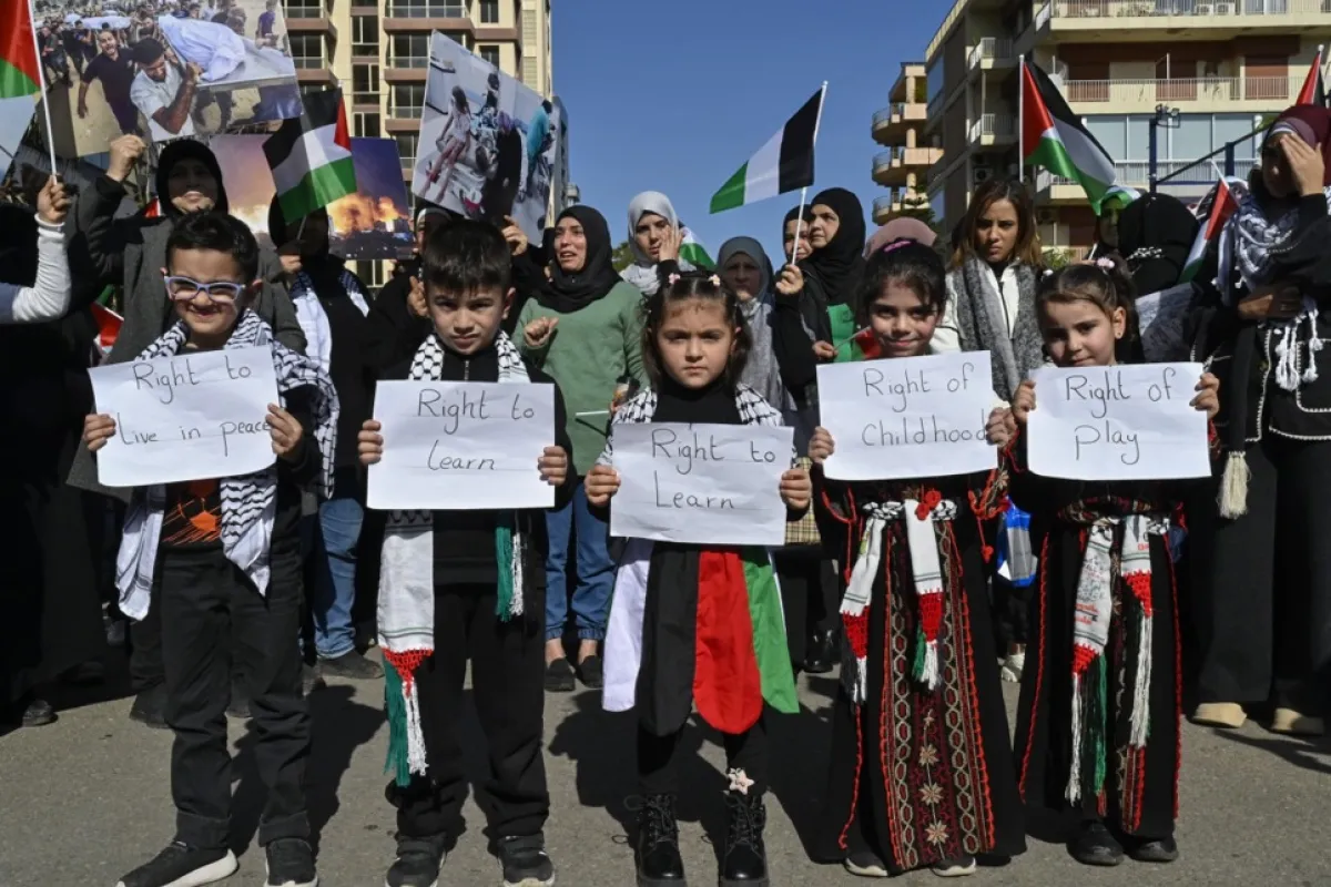 Protest in solidarity with the Palestinian people outside the Egyptian embassy in Beirut