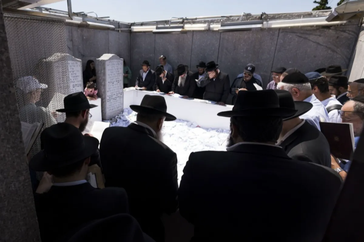 People Gather to Remeber the Lubavitcher Rebbe in New York