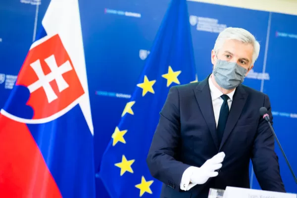 Guvernul slovac se zdruncină, după ce premierul Igor Matovic a dispus cumpărarea unor doze de vaccin rusesc anti-COVID 19