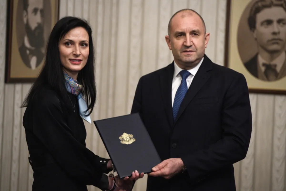 Ministrul bulgar de externe și candidatul partidului GERB la funcția de prim-ministru, Mariya Gabriel, primește mandatul de a forma un nou guvern de la președintele bulgar Rumen Radev la Sofia, Bulgaria, 18 martie 2024.
