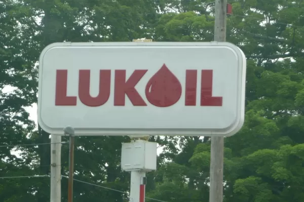 Al doilea producător de petrol din Rusia, Lukoil, a înregistrat în 2020 un profit net de 43 de ori  mai mic decât în anul precedent