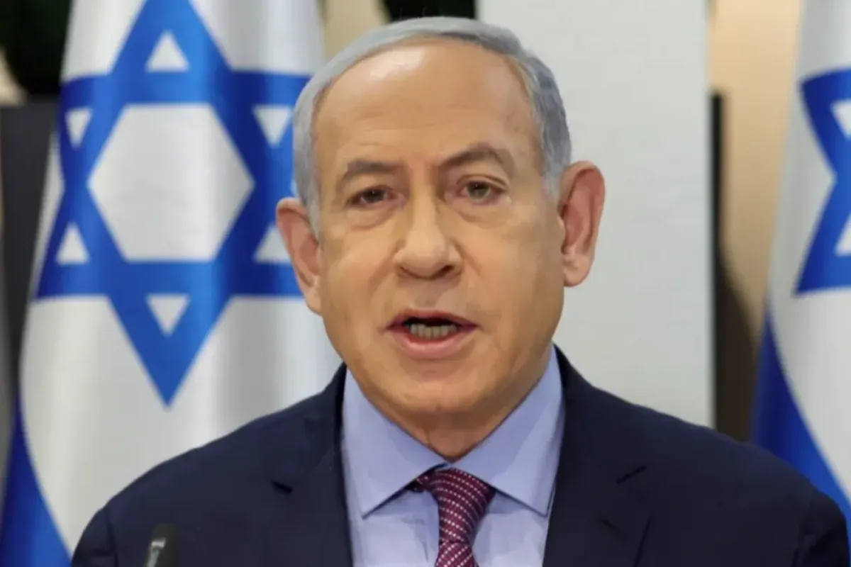 Prim-ministrul israelian Benjamin Netanyahu participă la reuniunea săptămânală a cabinetului de la baza militară Kirya din Tel Aviv, Israel, 31 decembrie 2023.